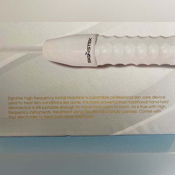 Brand new ant-acne ant-aging face device. Never used. With box and manual. - Picture 2 of 11